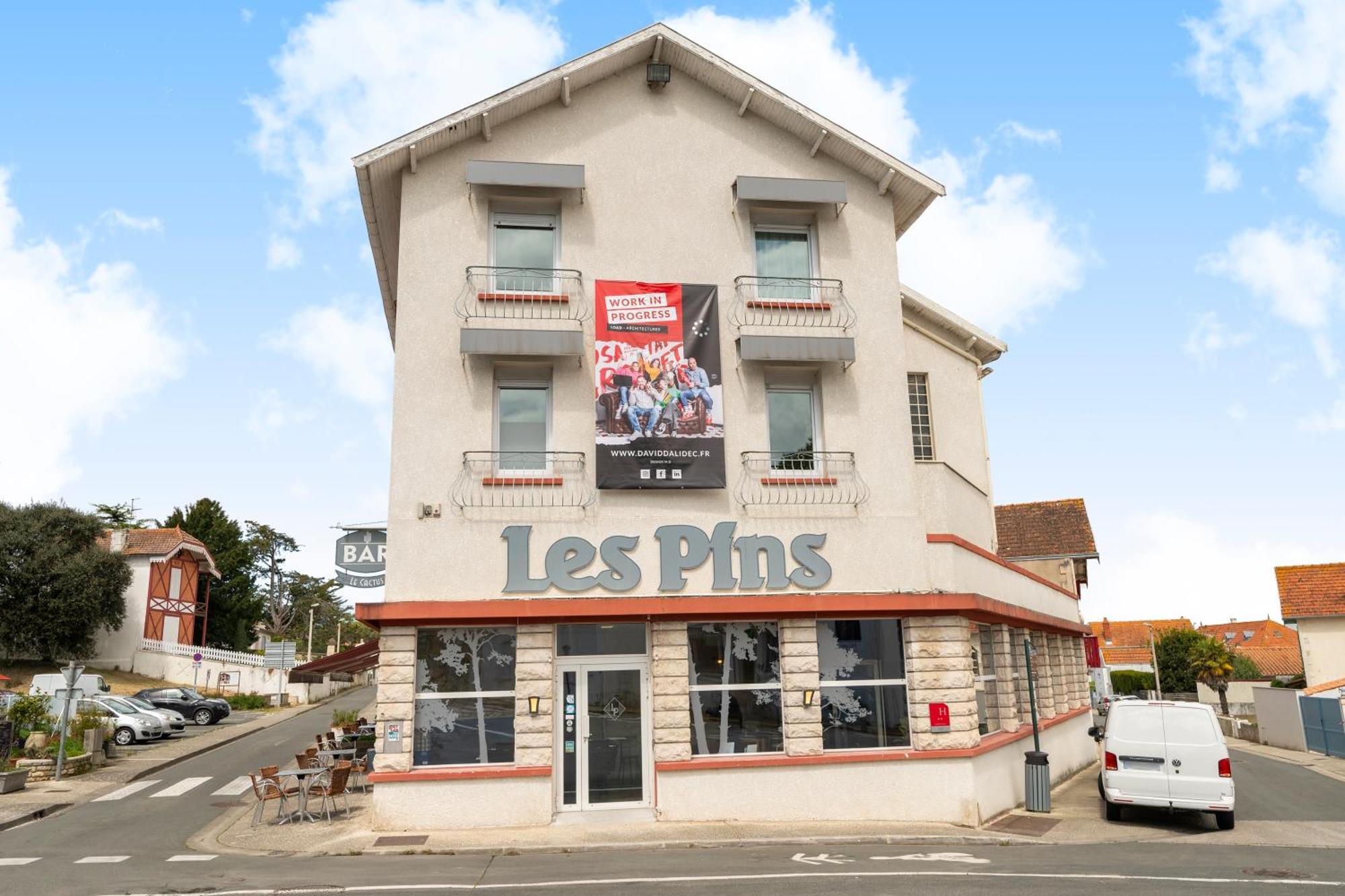 Hotel Les Pins Saint-Trojan-les-Bains Exterior photo
