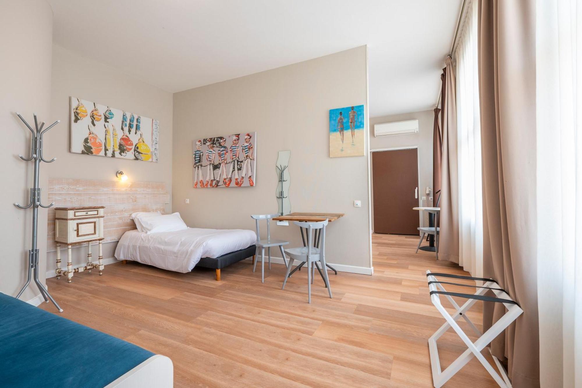Hotel Les Pins Saint-Trojan-les-Bains Exterior photo