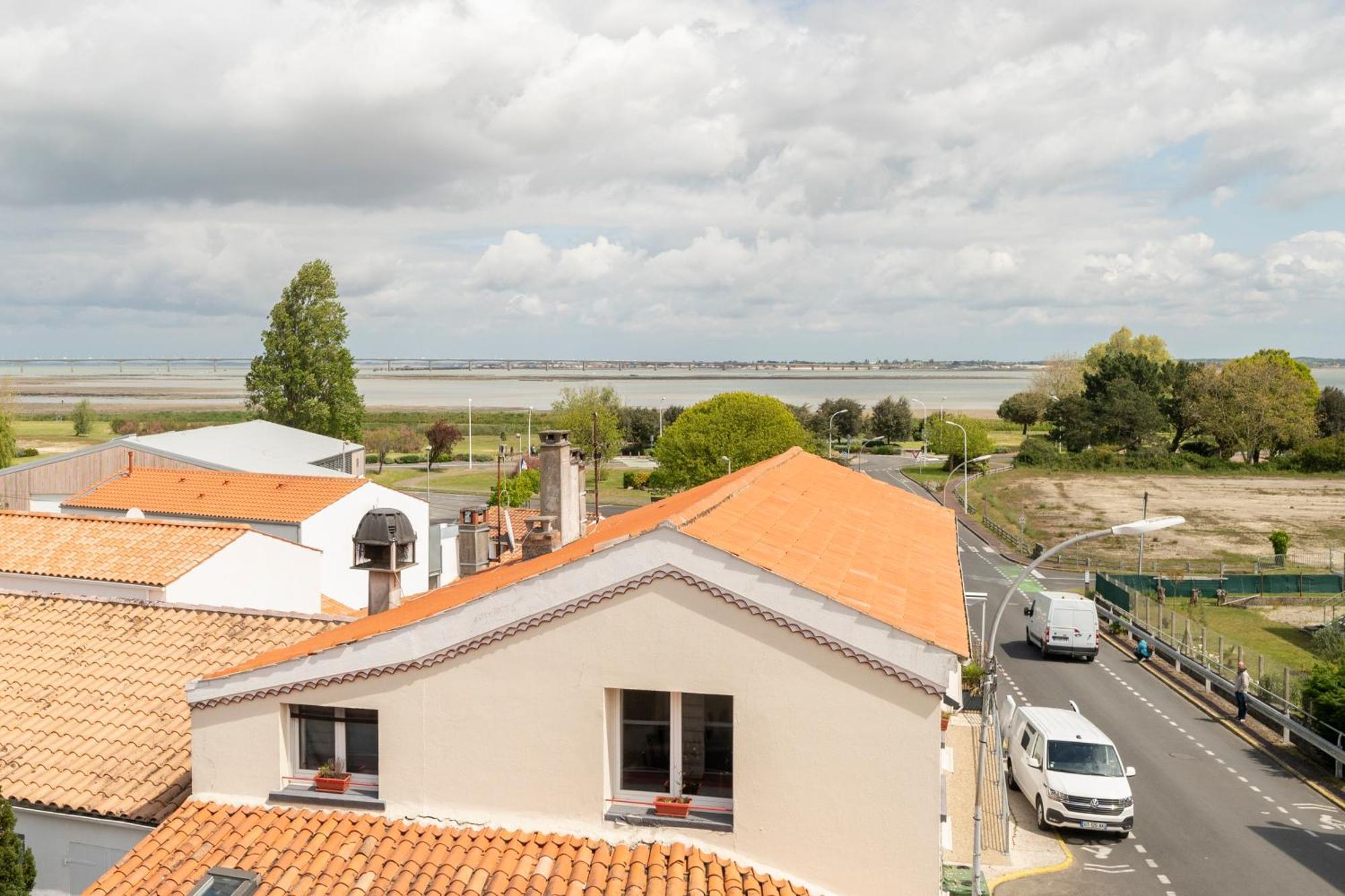 Hotel Les Pins Saint-Trojan-les-Bains Exterior photo