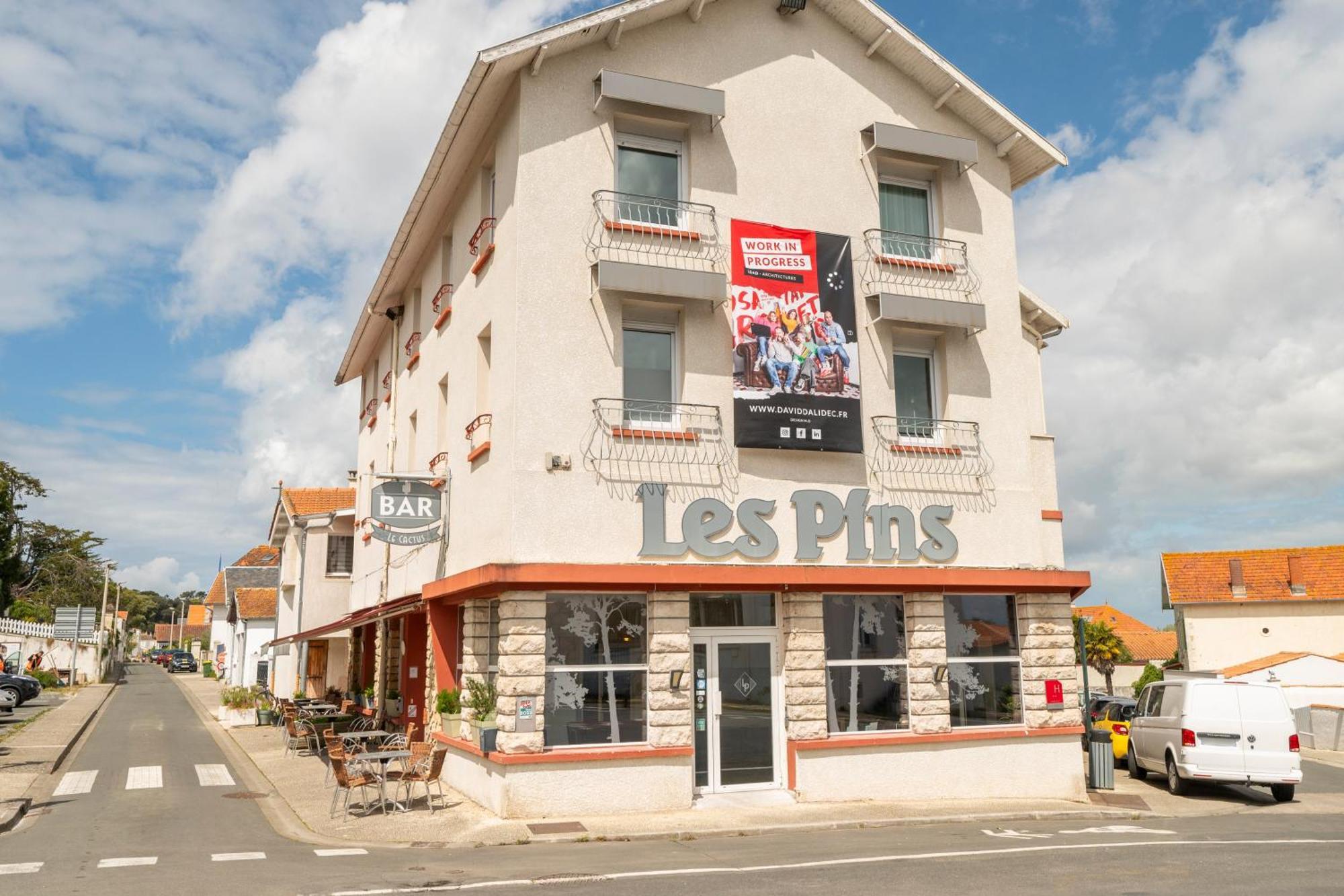 Hotel Les Pins Saint-Trojan-les-Bains Exterior photo