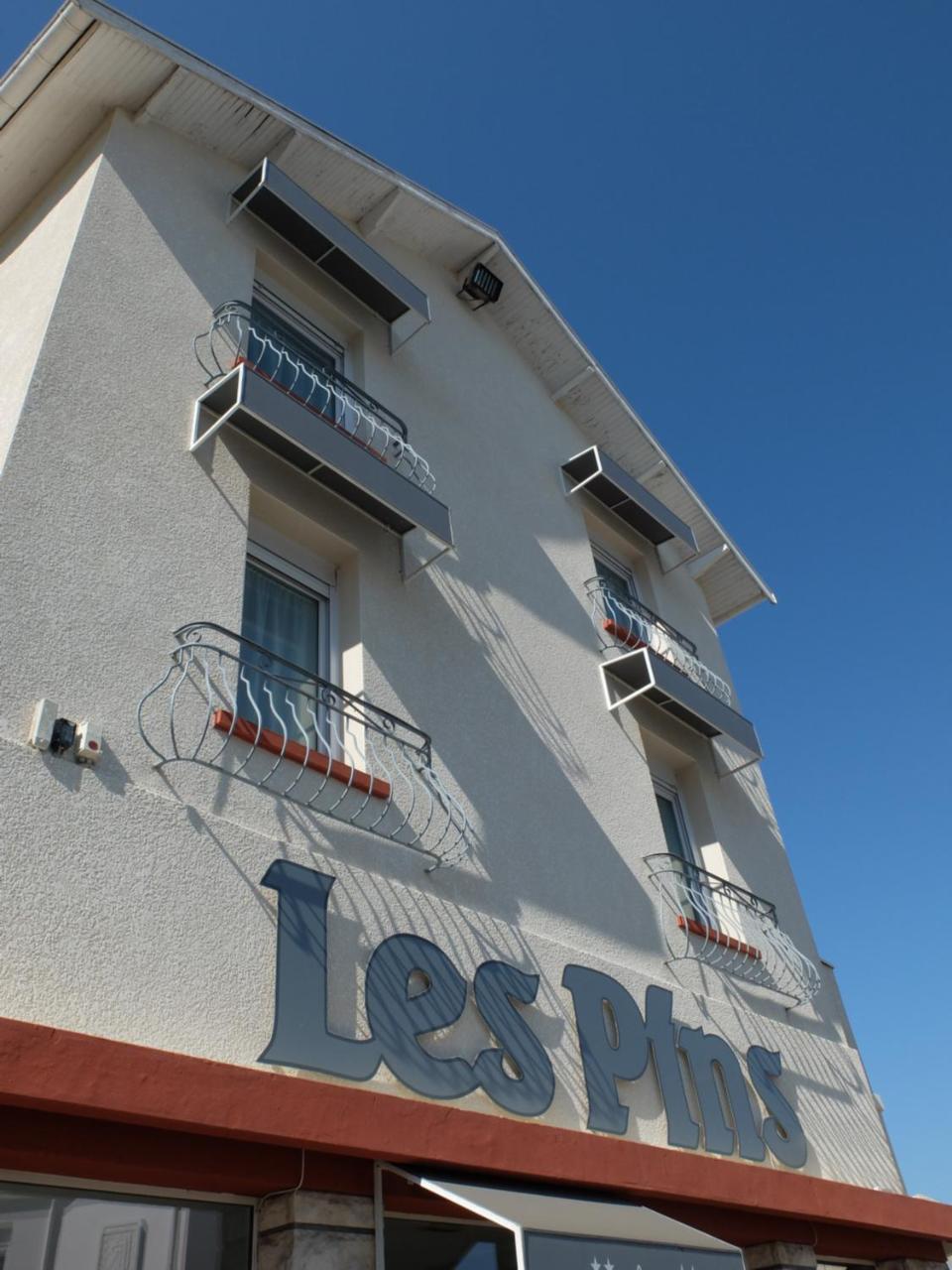 Hotel Les Pins Saint-Trojan-les-Bains Exterior photo