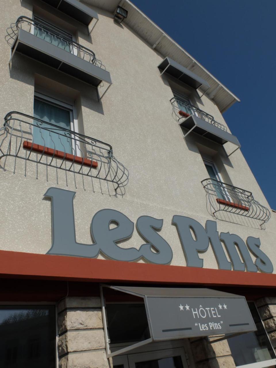 Hotel Les Pins Saint-Trojan-les-Bains Exterior photo